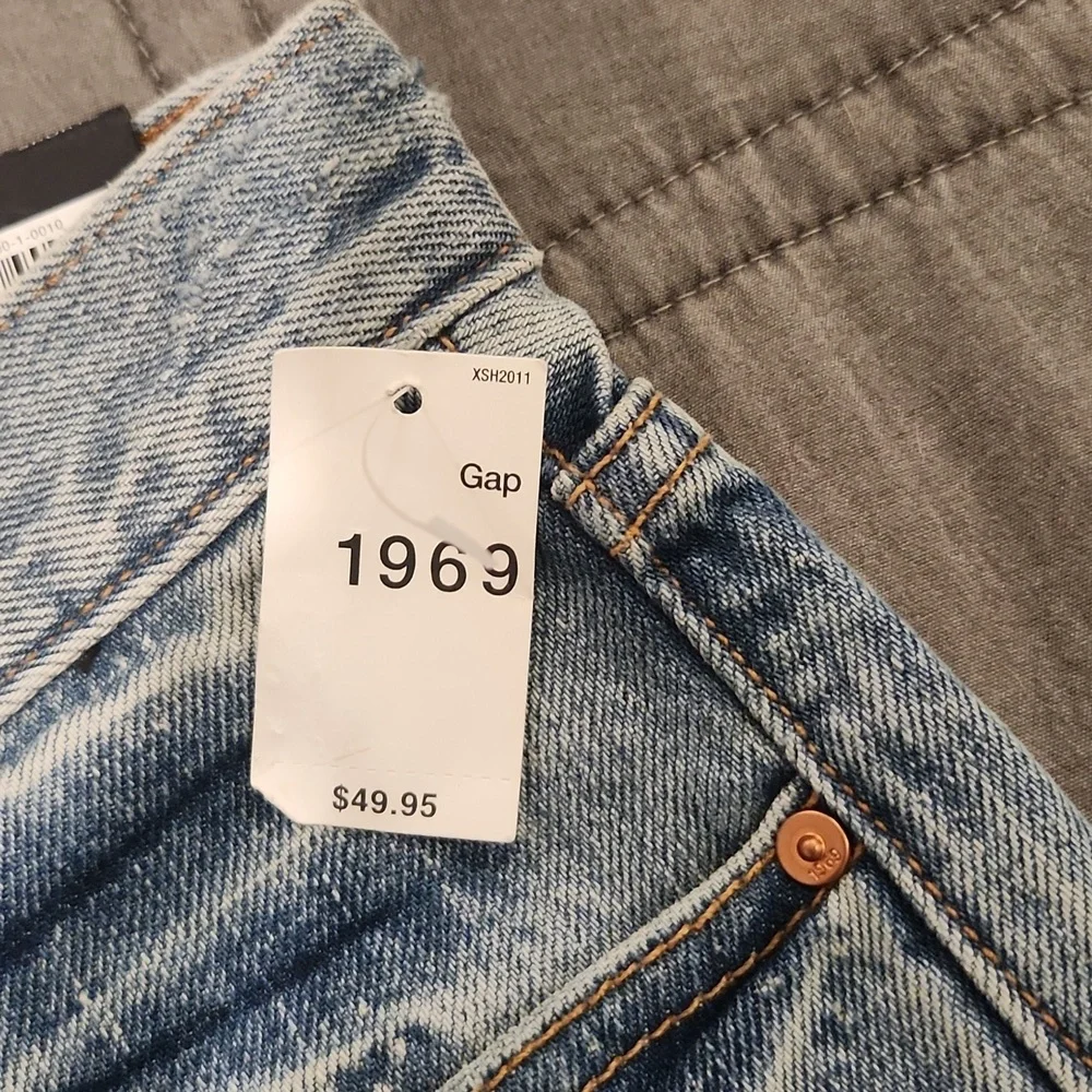 GAP Sexy Boyfriend Denim Blue Women's Jean Shorts Size 30, New With Tags! - Picture 4 of 12